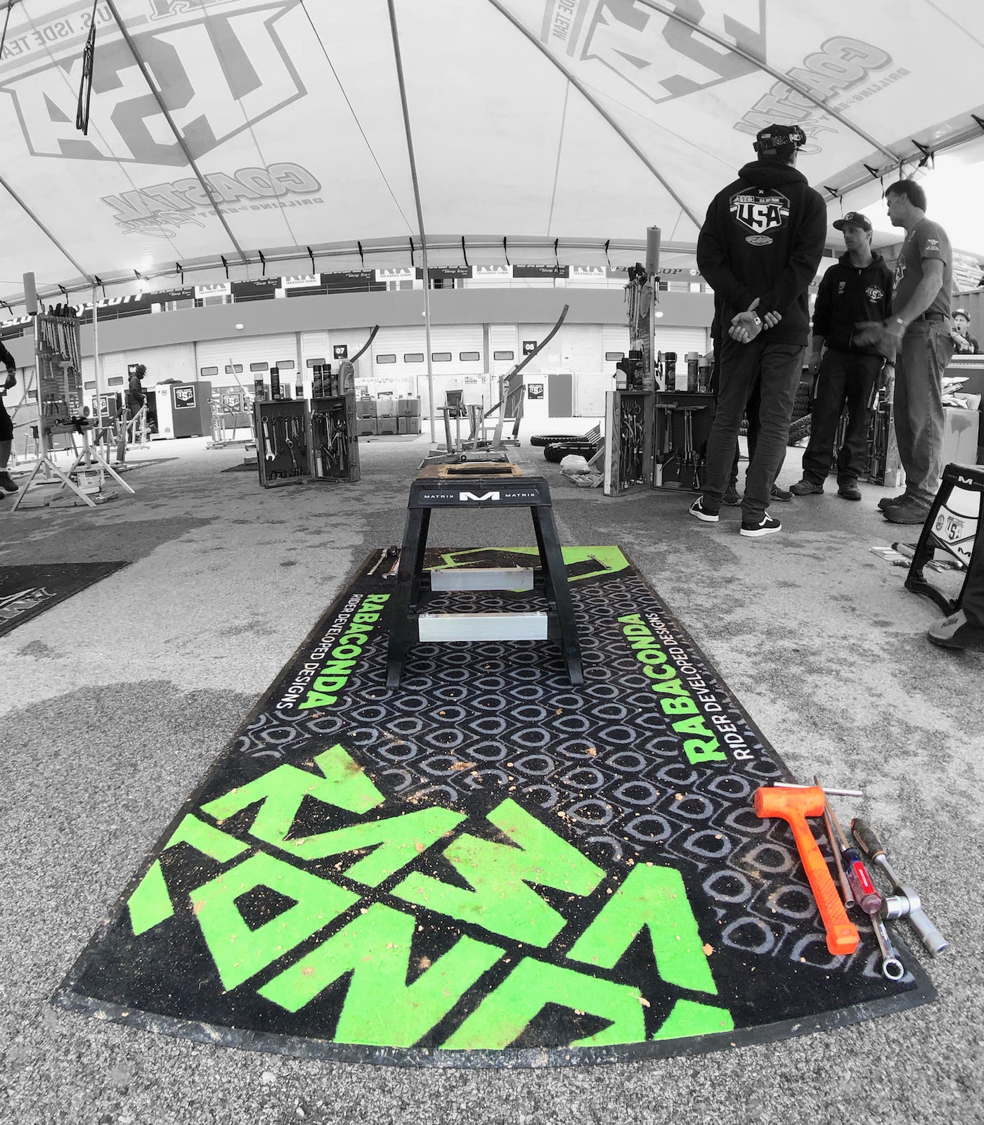 Alfombrilla para boxes de moto