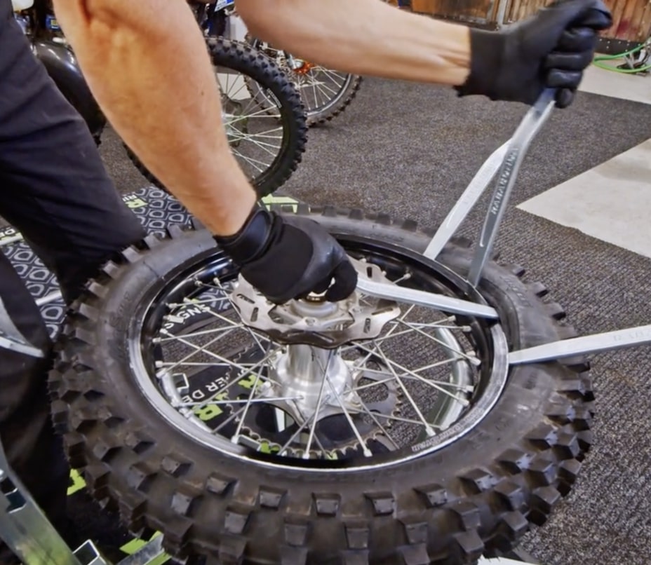 How_to_remove_hard_tire.jpg