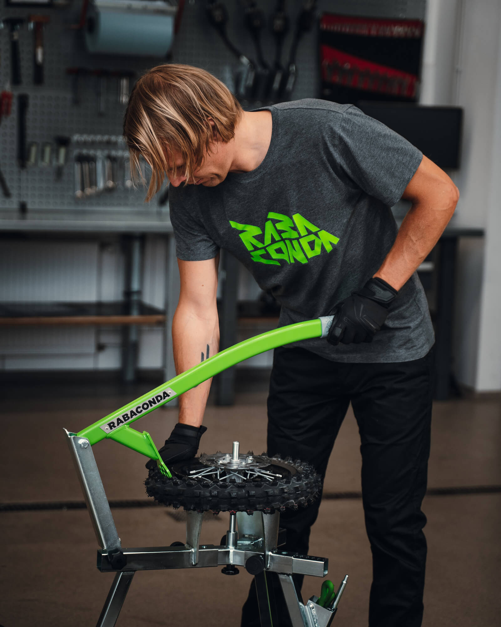 rabaconda_mini_tire_changer.jpg